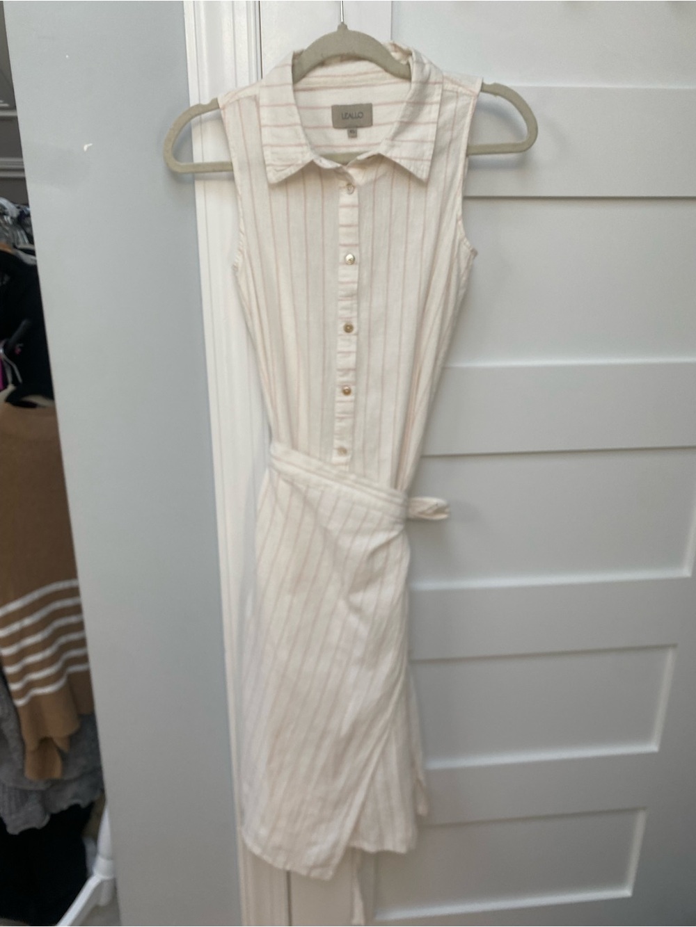 Leallo cream sleeveless button down midi dress